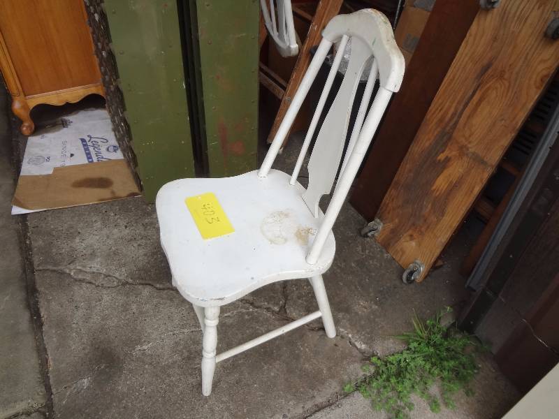 lot 403 image: (4) Vintage Hardwood Chairs