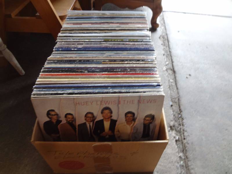 lot 405 image: LPs