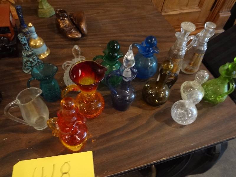 lot 418 image: Lot of Cruets
