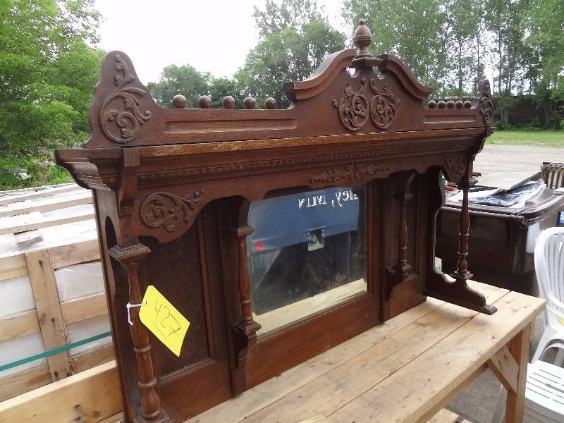 lot 427 image: Ornate Top