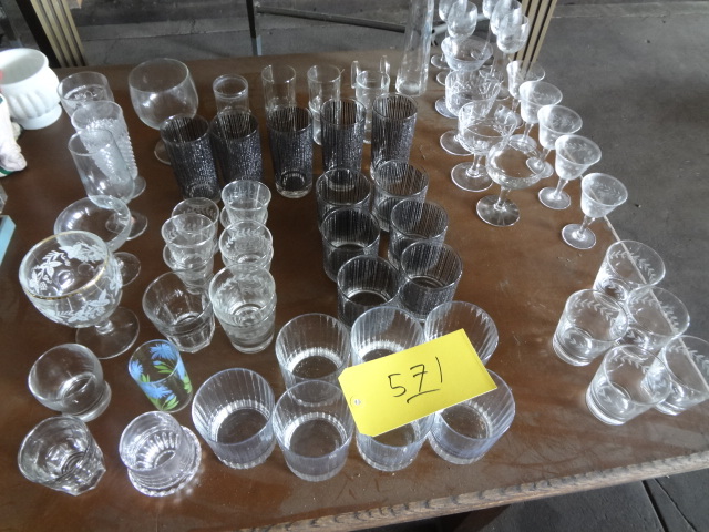 lot 571 image: Large Lot of Glass Sets