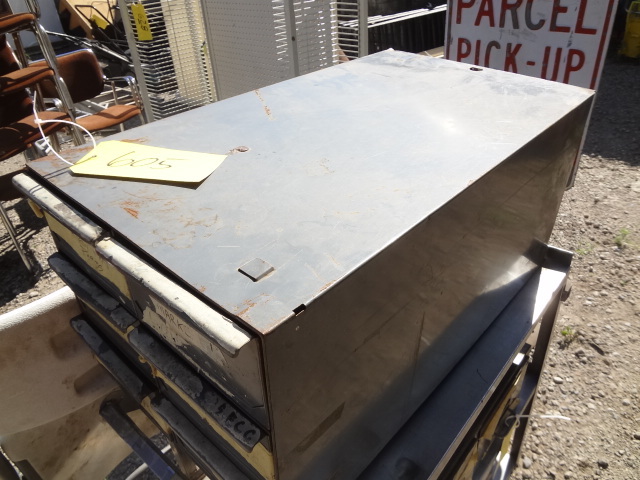 lot 605 image: Long Drawer Index