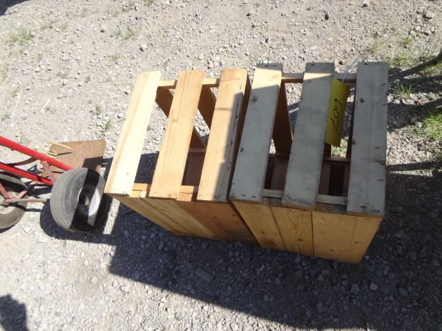 lot 607 image: Two Wooden Crates