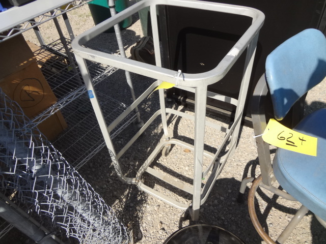 lot 625 image: Aluminum Cart
