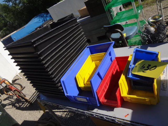 lot 630 image: Plastic Bins,Trays
