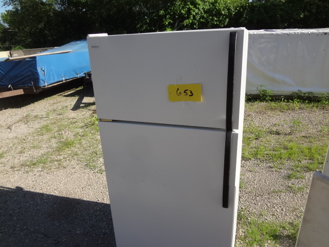 lot 653 image: Refrigerator