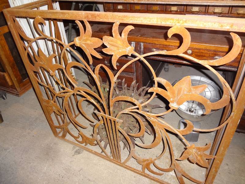 lot 448 image: Art Deco Metal Radiator Cover