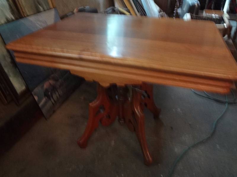 lot 458 image: Beautiful Old Wood Table