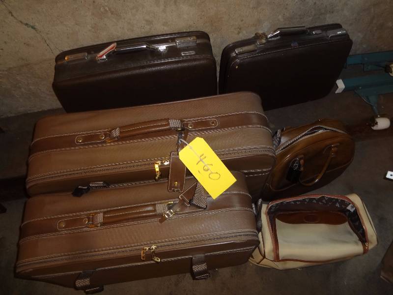 lot 460 image: American Tourister and Samsonite Luggage