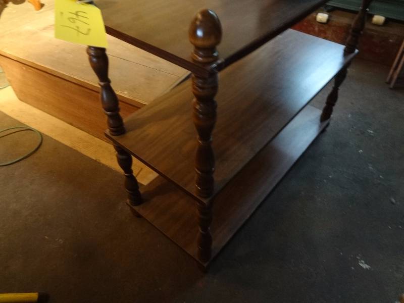 lot 467 image: Shelf
