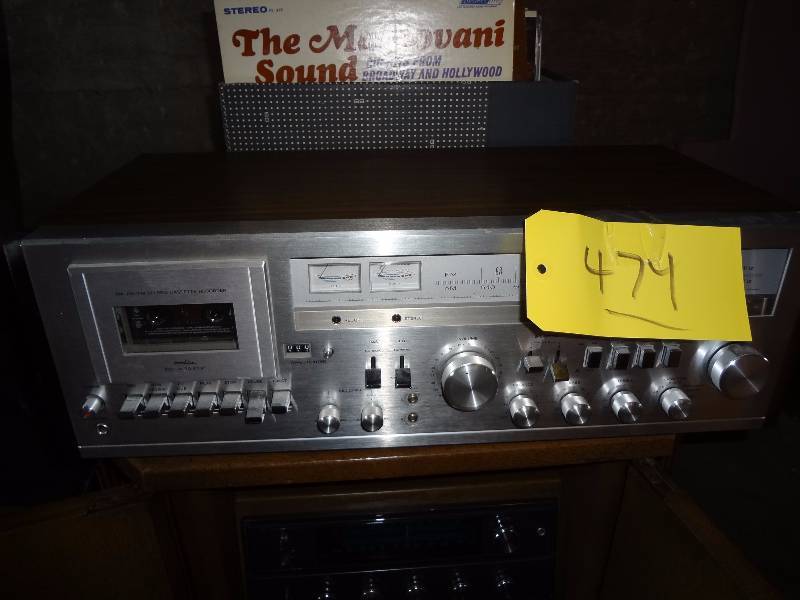 lot 474 image: Vintage Lloyds Stereo
