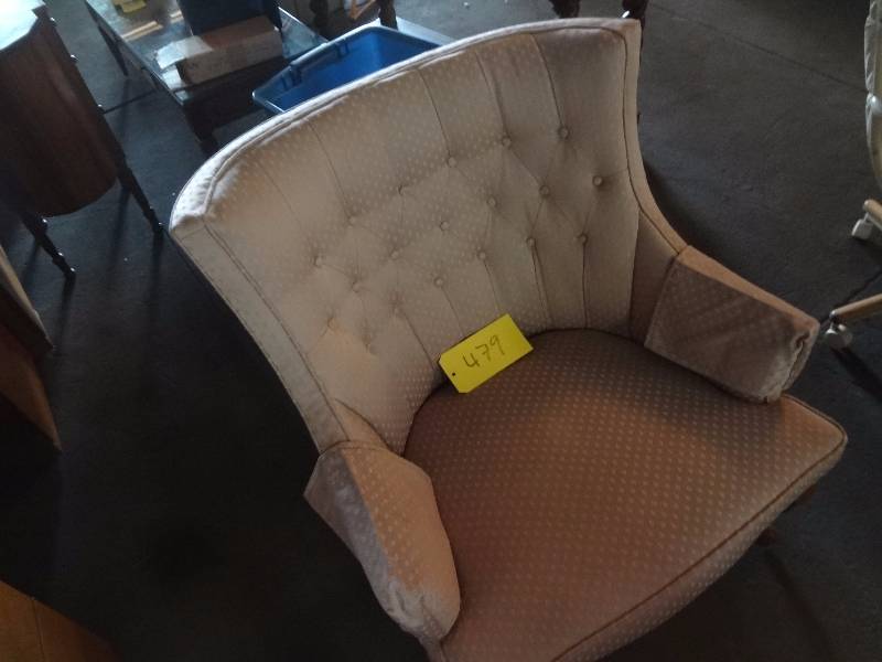 lot 479 image: Pink Wing Back