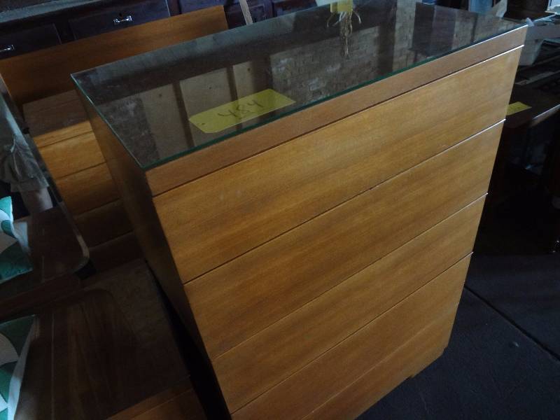 lot 484 image: Americraft Chest of Drawers