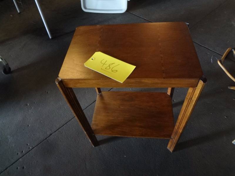 lot 486 image: Inlayed Side table