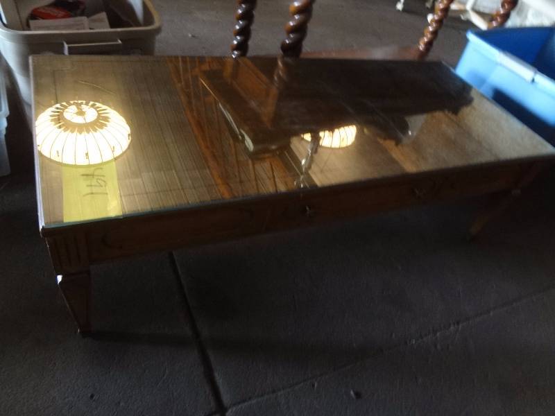 lot 491 image: Coffee Table