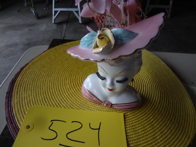lot 524 image: Pretty Lady