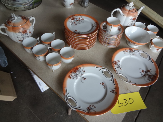 lot 530 image: Limoges Tea Set, Extra Ordinary