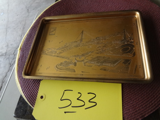lot 533 image: Chicago Worlds Fair Tray