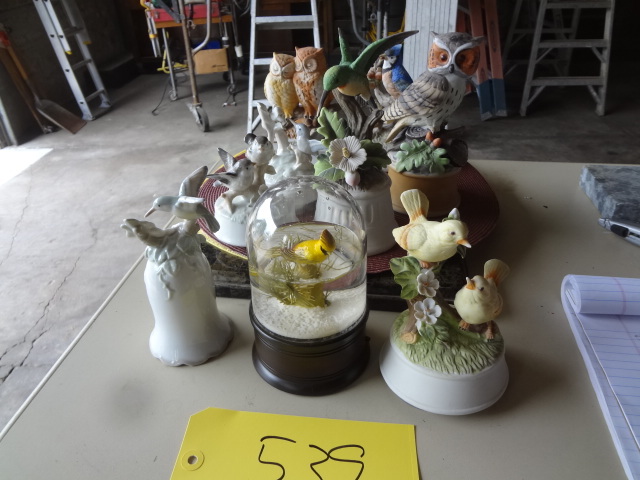 lot 539 image: Lot of Birds, All Music Boxes