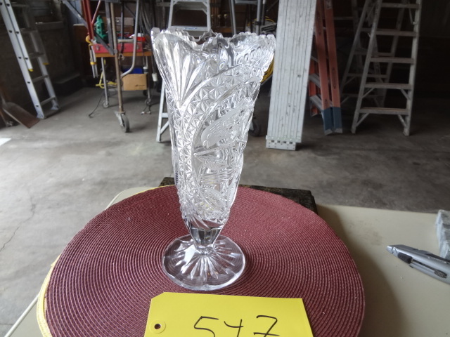 lot 547 image: Cut Crystal Bird Vase