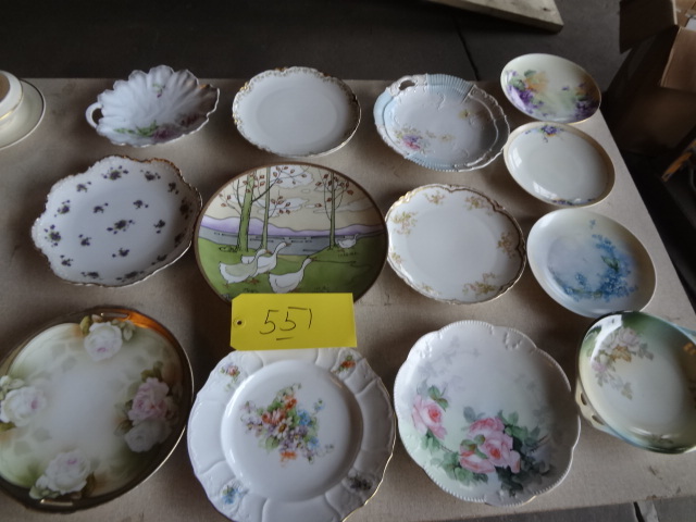 lot 551 image: Fancy Porcelain Plates