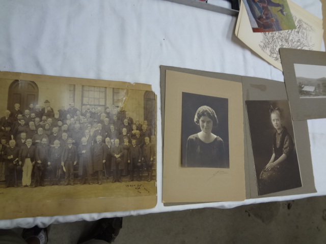 lot 568 image: Lot of Old Pictures