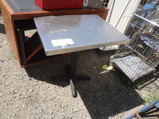 lot 438 image: Steel Top Table