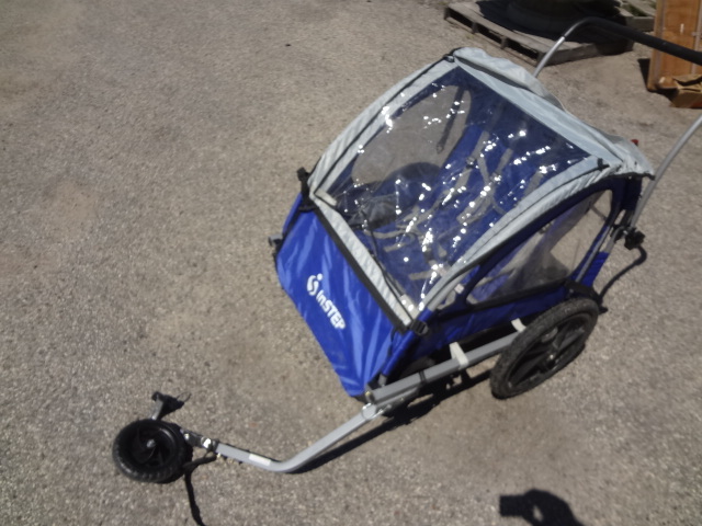 lot 658 image: Bike TrailerStroller