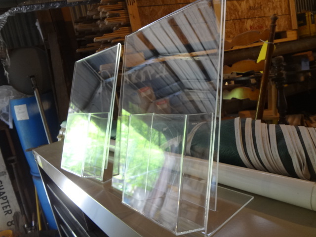 lot 662 image: Business Brochure Holders, PicturesFrames