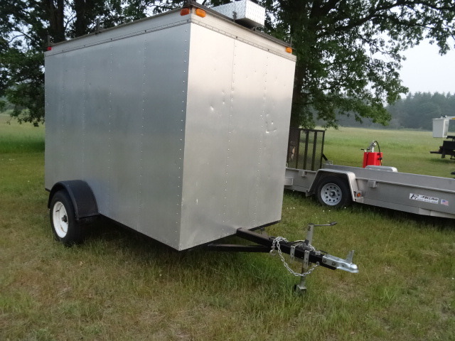 Enclosed trailer