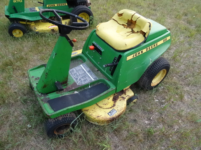John Deere 68 lawn tractor