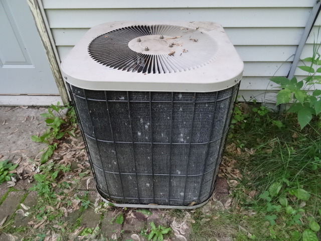 lot 1 image: AC Unit