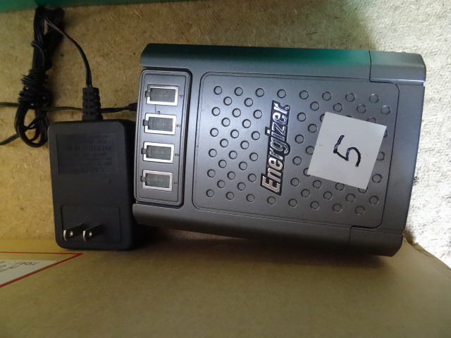 lot 5 image: energizer universal battery charger (CHCFC)
