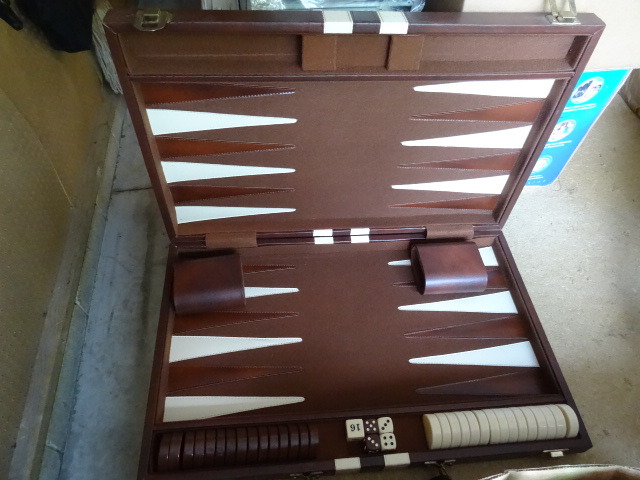 lot 32 image: Backgammon  BackGammon