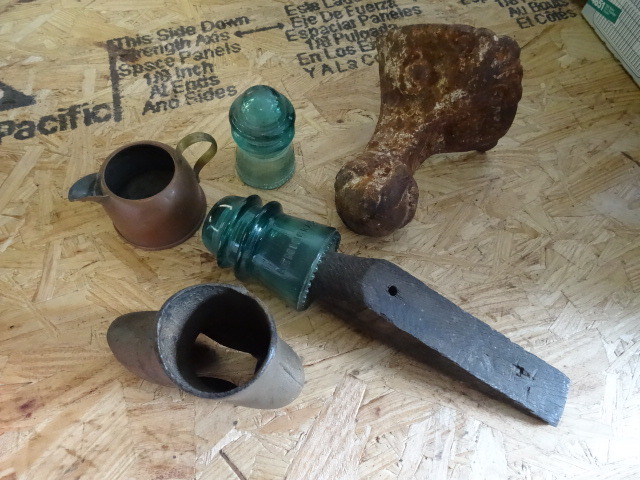 lot 42 image: Old Things