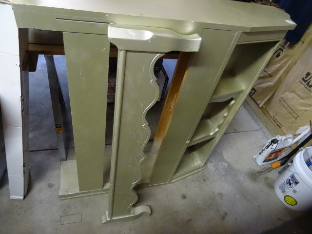 lot 47 image: Bed Headboard (Twin)