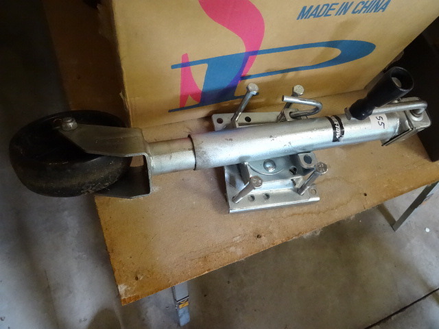lot 55 image: Ultra Tow Trailer Wheel Jack
