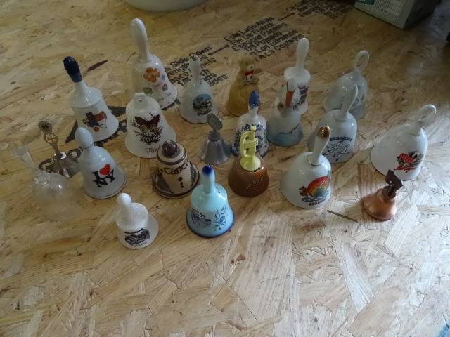 lot 60 image: 21 Collector Bells