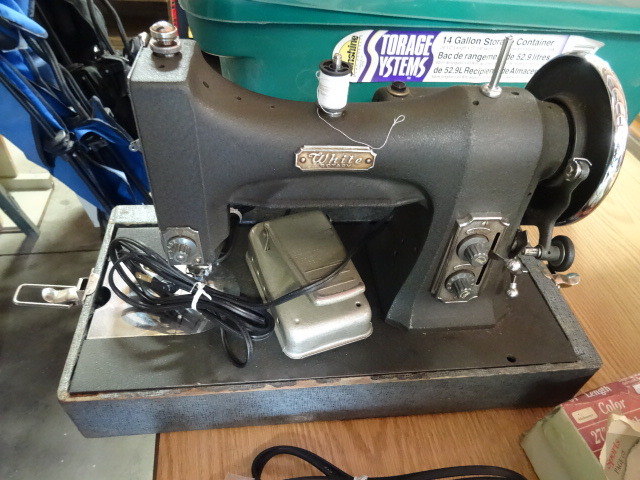 lot 73 image: White Sewing Machine wFoot Pedal