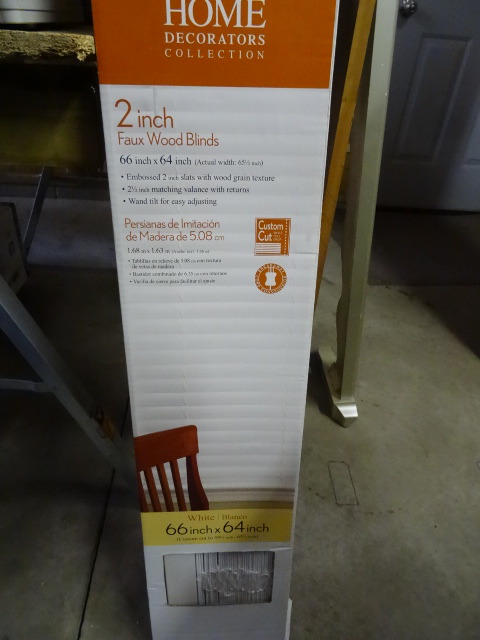 lot 91 image: HOME 2 faux wood window blinds white