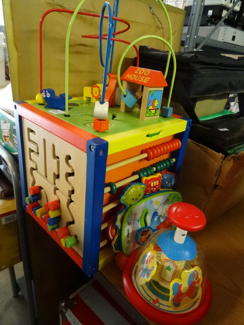 lot 101 image: Zoo House plus two other toys