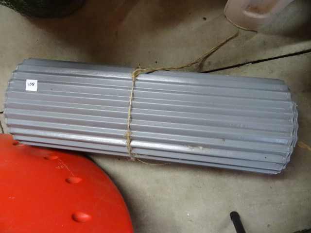 lot 108 image: Large Plastic Leaf Bag Holder
