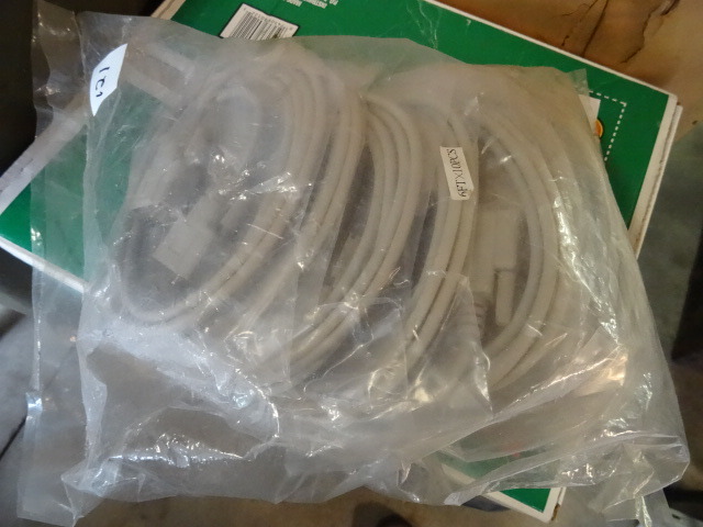 lot 121 image: 6ft serial cables