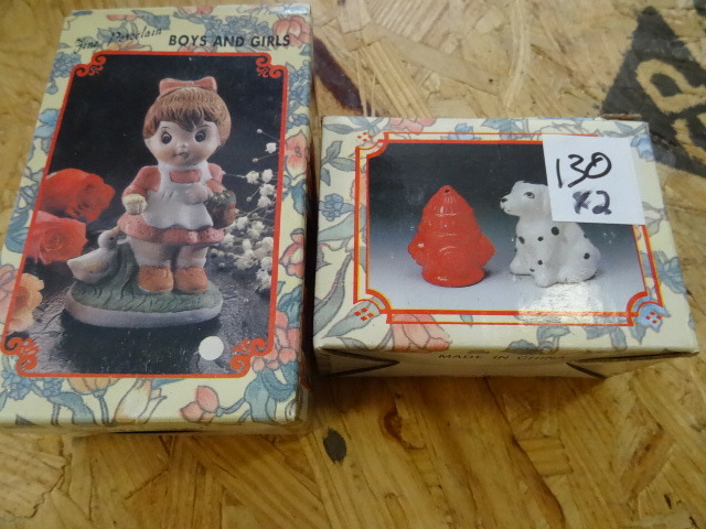 lot 130 image: Dog Hydrant SaltPepper and Fine Porcelain Boy