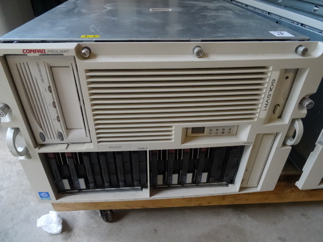 lot 176 image: 2 Compaq Proliant Server with Hard Drives
