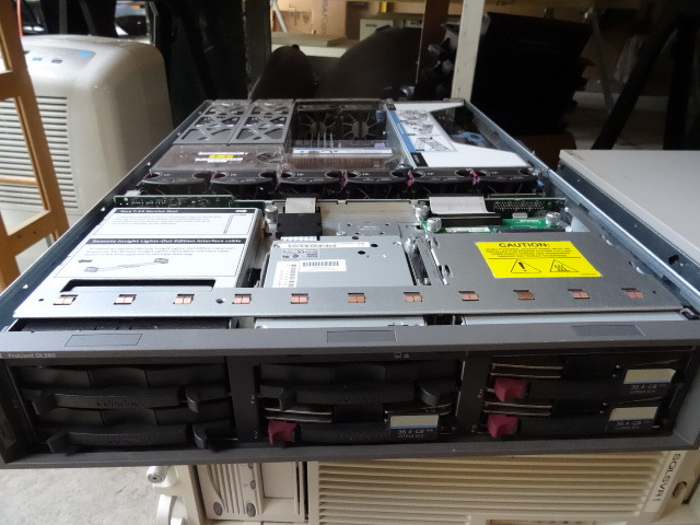 lot 177 image: Compaq Proliant dl380