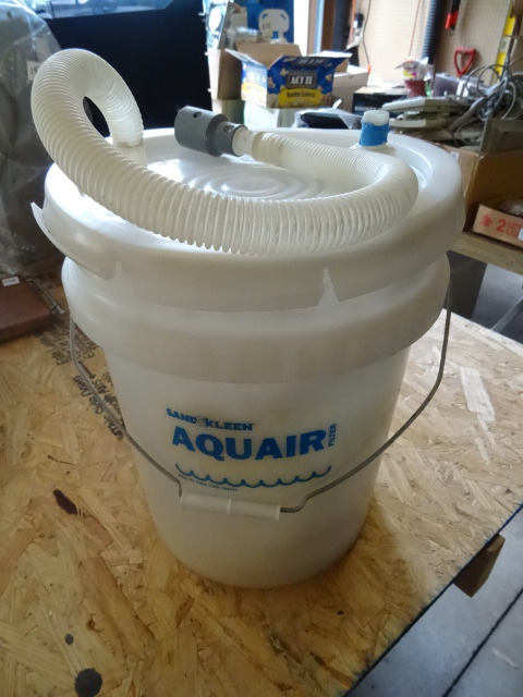 lot 188 image: Dust Free Sheetrock Sanding Bucket
