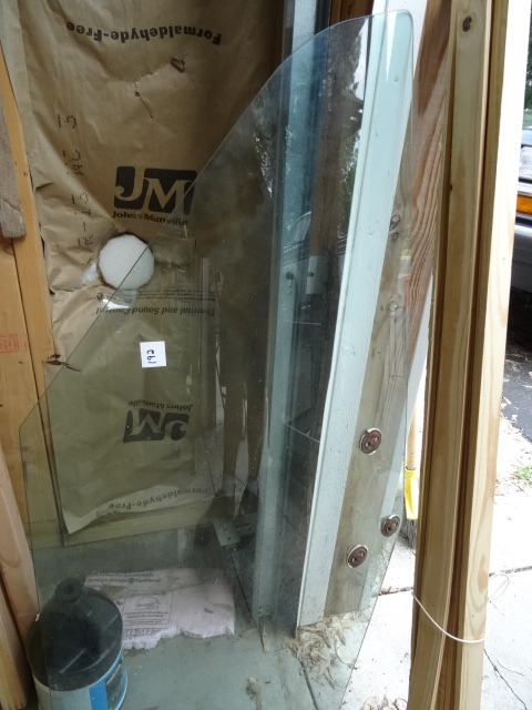 lot 192 image: 1994 Chrysler Lebaron convertible passenger window glass