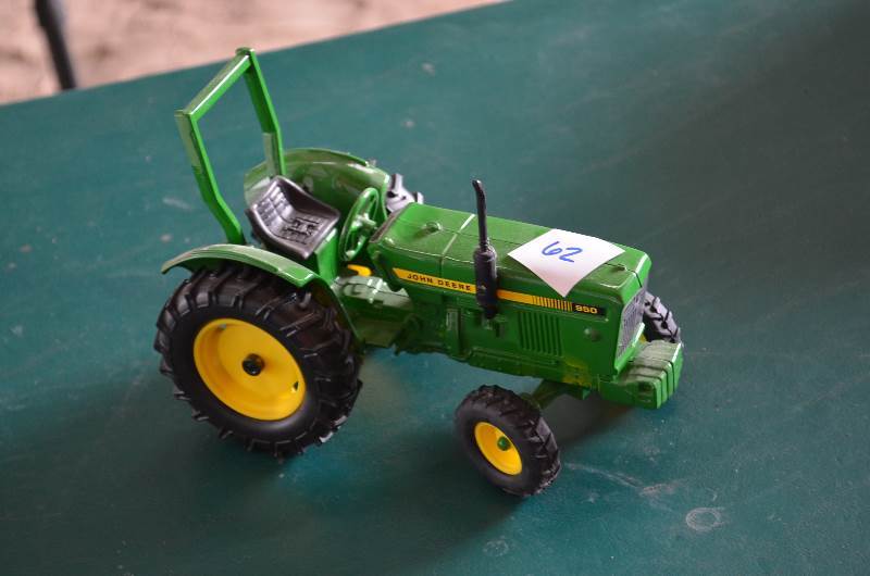 John Deere Tractor 950