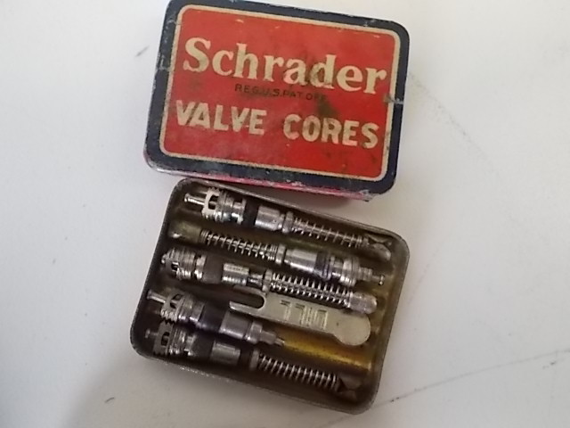 lot 223 image: Asstd Vintage Automotive Fuses & V...